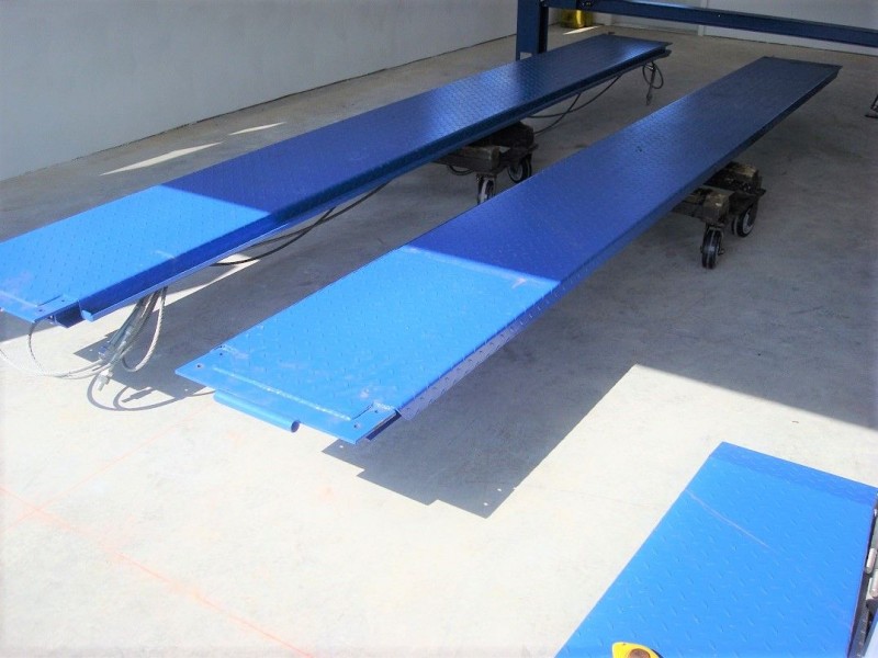 HOLLSTEIN 12-4P Four Post Lift bet(17)