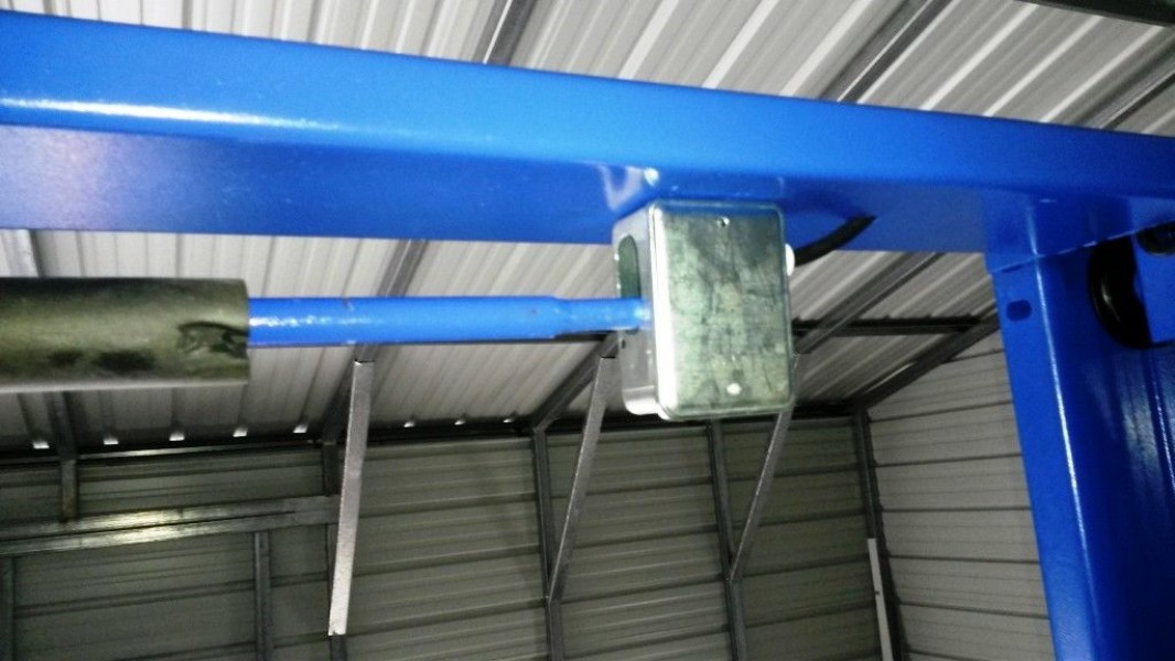 Safety Shut-off Switch on Overhead Bar