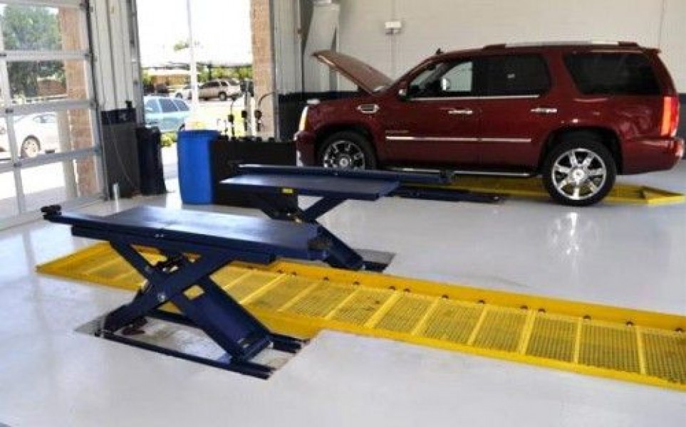 Hollstein Midrise Scissor Lift