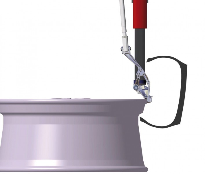 Rav Slivo Tool reaching for the lower Bead