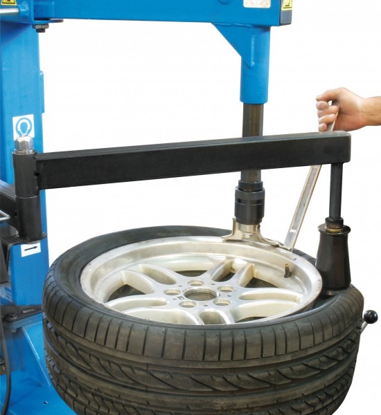 The Pressarm easily pushes the sidewall down to insert the tire iron